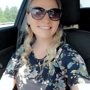 Meet your Posher, Casey